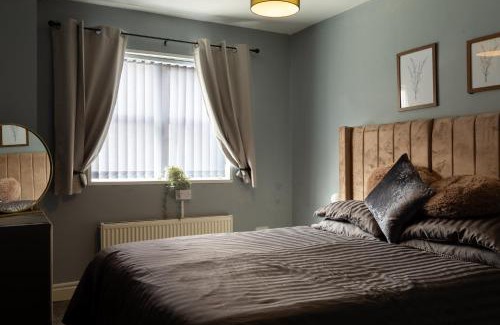 Rotherham Wohnung | Getaway Accommodation with Pool Table and Jacuzzi!