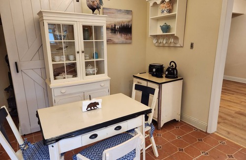 Hanoverton Haus | Getaway at Guilford Lake - Family-sized house overlooking the lake