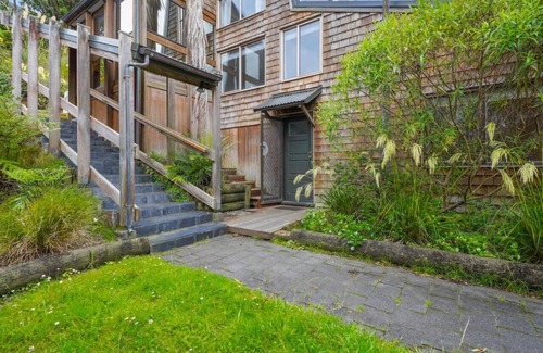 St. Heliers Wohnung | Getaway Pad with garden and courtyard