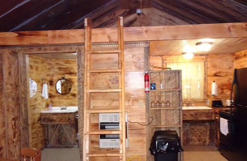 Pittsburg Kabine | Ghost wood Quiet, Peaceful, Relaxing overall A Great Get Away Cabin!!!!