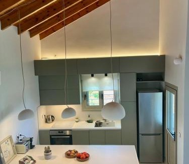 Pylos Haus | Gianna's Guesthouse & Cave Studio