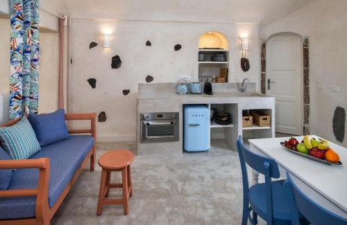 Megalochori Haus | Gilbert's Cave with cave jacuzzi