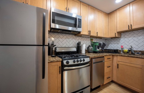Shaw Wohnung | Gilded Nest - 2BR English Basement in Logan Circle