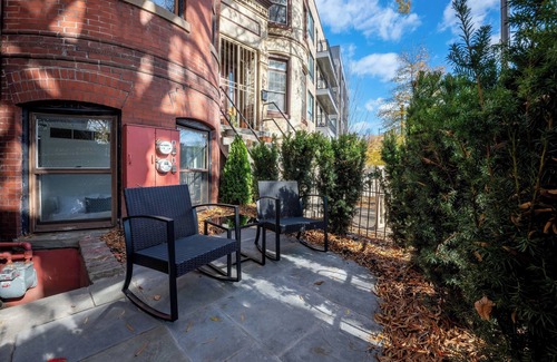 Shaw Wohnung | Gilded Nest - 2BR English Basement in Logan Circle