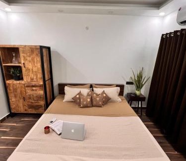 Shivalik Nagar Wohnung | Gita Bhawan - Elegant Escape