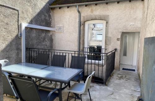 Orgelet Haus | Gite de groupe lacs et forêt du jura - Orgelet