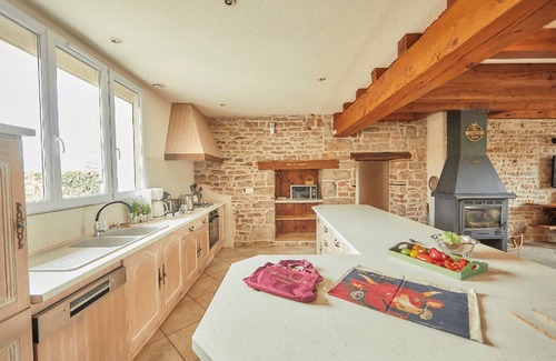 Villette-les-Arbois Hütte | Gite des flâneurs du Jura: Large holiday home for 15 people near Arbois. Land, c