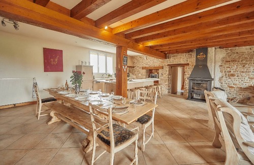 Villette-les-Arbois Hütte | Gite des flâneurs du Jura: Large holiday home for 15 people near Arbois. Land, c