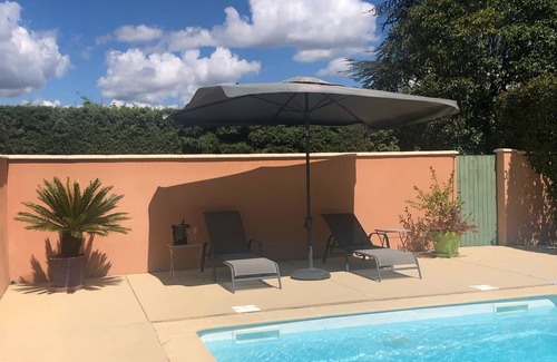 Cabries Wohnung | Gite for 3, ideally located, 10 mn from Aix en Provence and 20 mn from Marseille