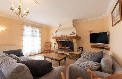 Ouzous Haus | Gite Le Bérierot avec piscine