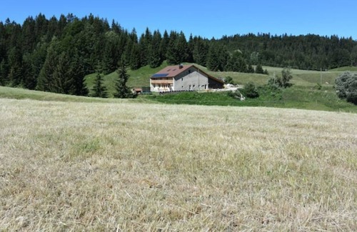 Les Moussieres Haus | Gîte with panoramic view - Haut-Jura Natural Park