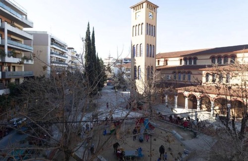 Larissa Wohnung | Gk Suites , in the Centre of Town With the View of Saint Constantin Church