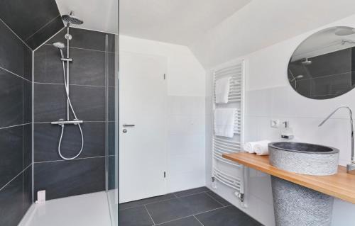 Gluecksburg Wohnung | Glücksferien- Gänseblümchen