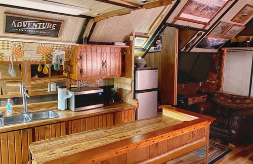 Essex Kabine | Glacier Cliffside Chalet