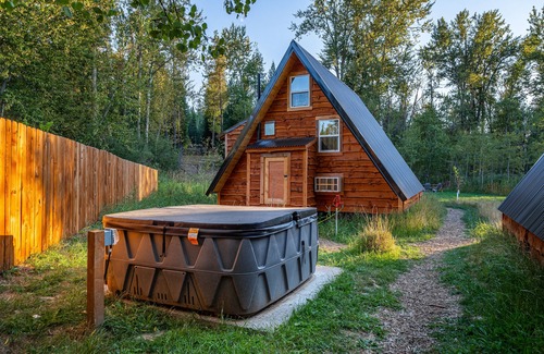Coram Kabine | Glacier Nat'l Park A-frame w/ hot tub- ElkCalf Mountain A-Frame, GNP basecamp!