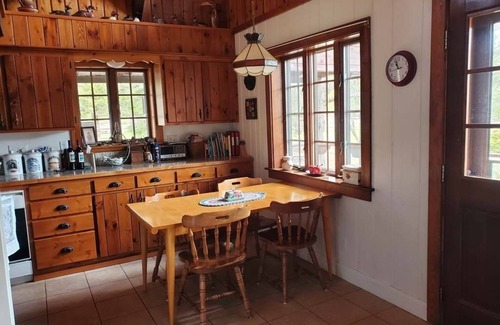 Coram Kabine | Glacier Retreat Blick auf einen 27-Acre Pond