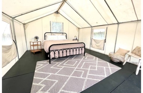 Buffalo Sonstige | Glamourous Group Camping@ Buffalo Springs Farm