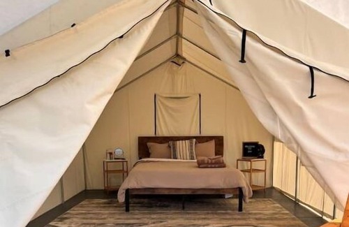 Buffalo Sonstige | Glamourous Group Camping@ Buffalo Springs Farm