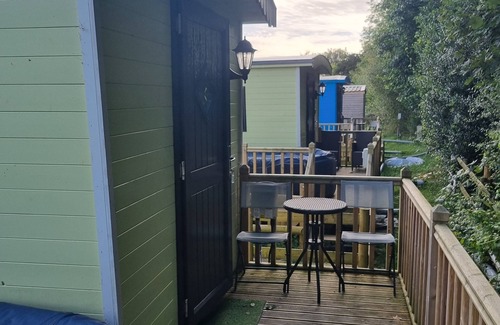 Llanfair Caereinion Skihütte | Glamping Hut - Riverview 4