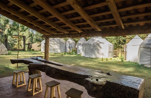 Tapalpa Wohnmobilvermietung | Glamping in the Mountain: Views, Garden & Games