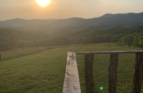 Covington Kabine | Glamping in the Tiny House with a Huge View