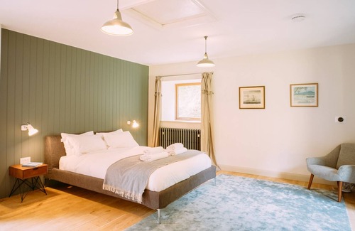 Kington Haus | Glasnant - Luxury House in the woods with Hot Tub