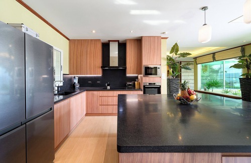 Wichit Villa | Glasshouse Phuket | 6B villa | Short walk to 2 beaches | Sea view | Accessible