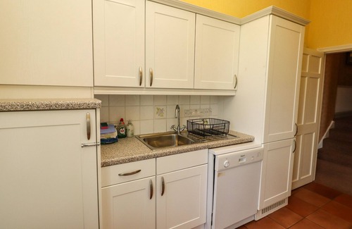 Bamburgh Hütte | GLEBE HOUSE, pet friendly, country holiday cottage in Bamburgh