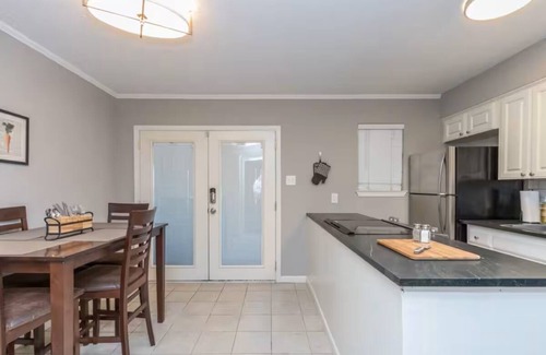 Briarwood Wohnung | Glen Place-2 Bed Apt in Midtown Little Rock-Outdoor Hangout-Easy Parking