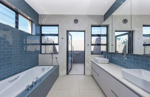 Glenhazel Haus | Glenhazel house 3BR Unit C