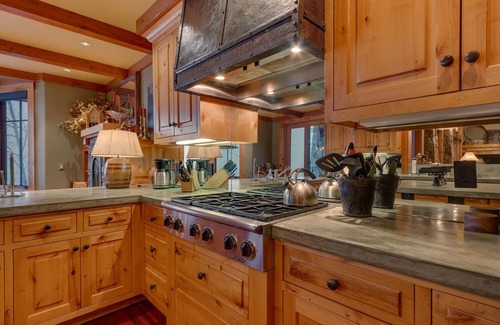 Carnelian Bay Haus | NEUE LISTE - 5-Sterne-Haus am See mit Whirlpool und Pier - Deluxe-Unterkünfte!