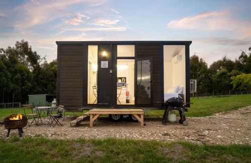 Jindivick Haus | Glorious Escape by Tiny Away