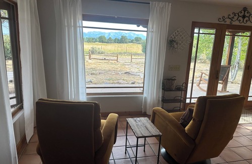 Hesperus Haus | Glorious Mountain Views at Setting Sun Ranch