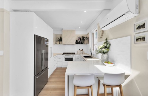 West Hobart Haus | Glorious Views - Beautiful 1925 Heritage House