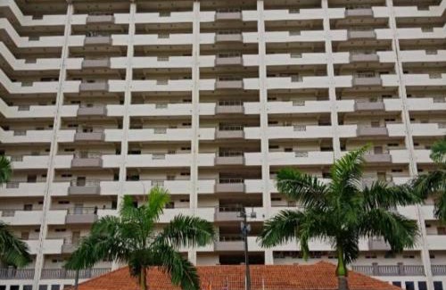 Taman Tanjung Wohnung | Glory beach seaview resort 2 bedroom