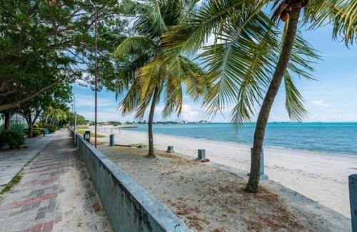 Taman Tanjung Wohnung | Glory beach seaview resort 2 bedroom