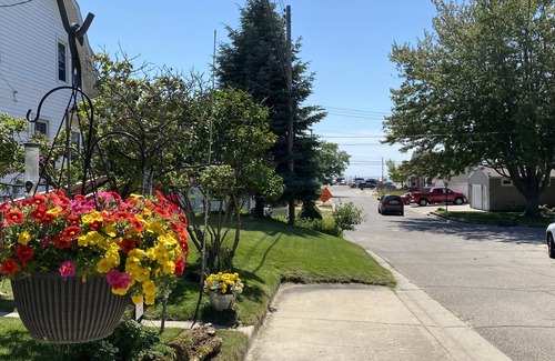 Bluffton Haus | Glo’s bungalow at the beach in Bluffton Muskegon