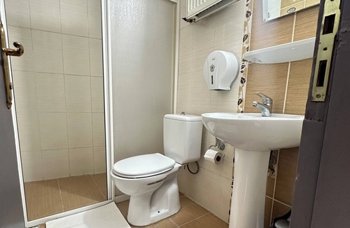 Karesi Hotel | GLR OTEL