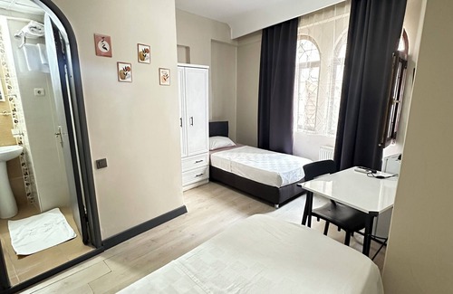 Karesi Hotel | GLR OTEL