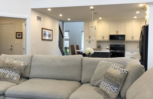 Central Huron Hütte | Lake Huron Staycation: A beautiful, modern new home with rooftop deck