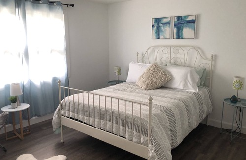 Central Huron Hütte | Lake Huron Staycation: A beautiful, modern new home with rooftop deck