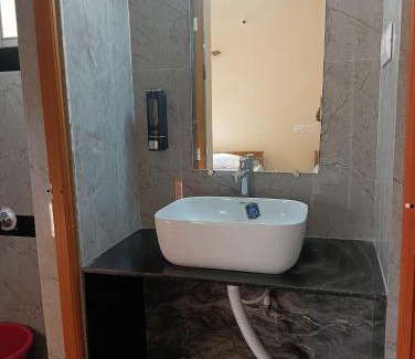 Hireguthi Haus | Gokarna Beach Nirmala Homestay - Bachelors Not Allowed