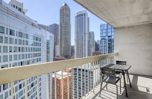 Rush and Division Wohnung | Gold Coast 1BR w Gym Terrace nr Lake the L CHI-64