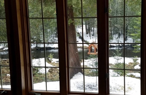 Luzerne Kabine | Luxus-Blockhaus am Fluss - SIMPLY MAGICAL - Romantischer Kurzurlaub