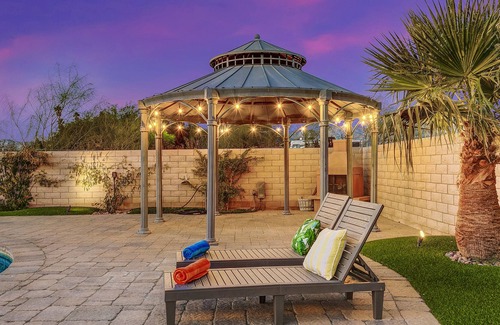 Desert Hot Springs Haus | Gold Mine Ranch: Pool, Poker Table, Horse Stables, Large Lot!