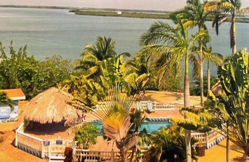 Placencia Eigentumswohnung | GOLD STANDARD - Caribbean, Lagoon & Mtn views, 2BR/2BA, walk to village