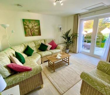 Eype Haus | Golden Acre Jurassic Coastal Lodges ,Eype