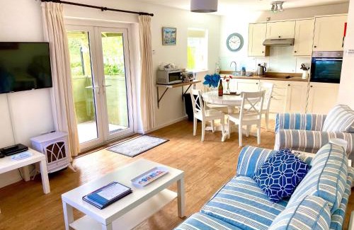 Eype Haus | Golden Acre Jurassic Coastal Lodges ,Eype