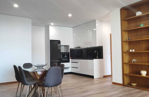 Vila Nova de Gaia Wohnung | Golden Oak Porto - Cosy flat with breathtaking views, 10min to Porto City Centre