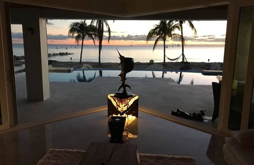 Bahamas Terrace Haus | GoldenEye- Beach Villa With Dock